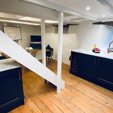 Spindrift Is A Beautiful Newly Refurbished Three Bedroom Private Family House Located On The Old Harbour And The Coastal Path In The Heart Of Beautiful Полперро Экстерьер фото